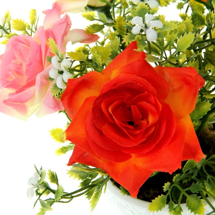 Композиция в горшке талия 20*12 см розы