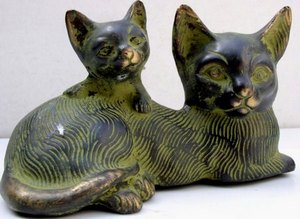 Кошка с котенком патина симби