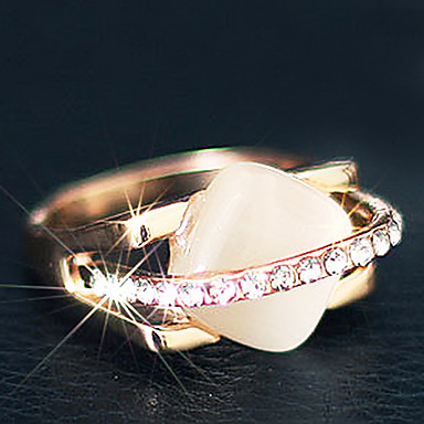 Мода очаровательной Ring Gem горный хрусталь (Random Color)
