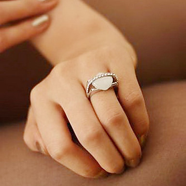 Мода очаровательной Ring Gem горный хрусталь (Random Color)