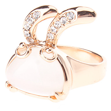 Маленький кролик Opal Diand Ring