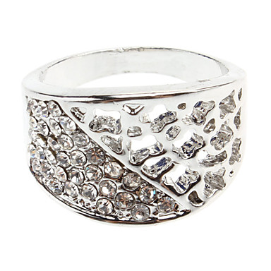 Половина выдалбливают Rhinestone Ring (ассорти цветов)