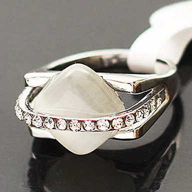 Мода очаровательной Ring Gem горный хрусталь (Random Color)