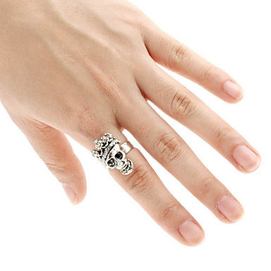 Череп с короной Циркон шипованных кольцо