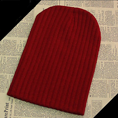 Стильная шапка в стиле унисекс