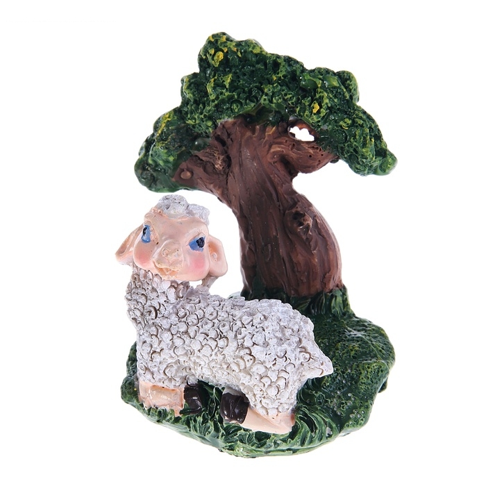 Сувенир-визитница Овечка лежит у дерева