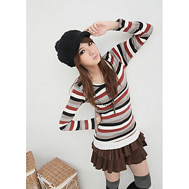 Вязанная шапка с козырьком